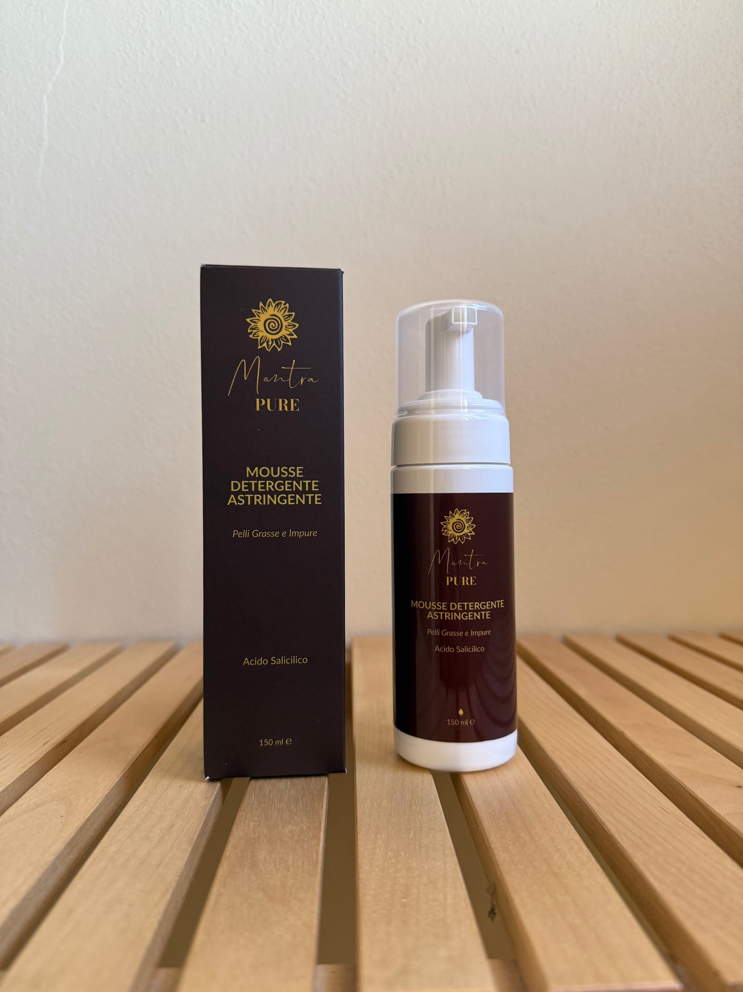 Mousse detergente astringente